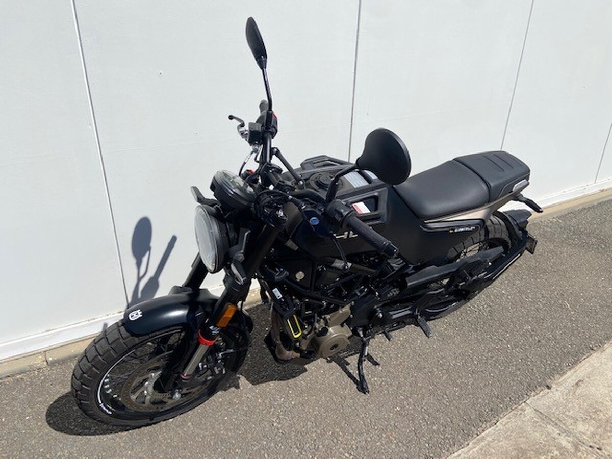 motorcycle image 14