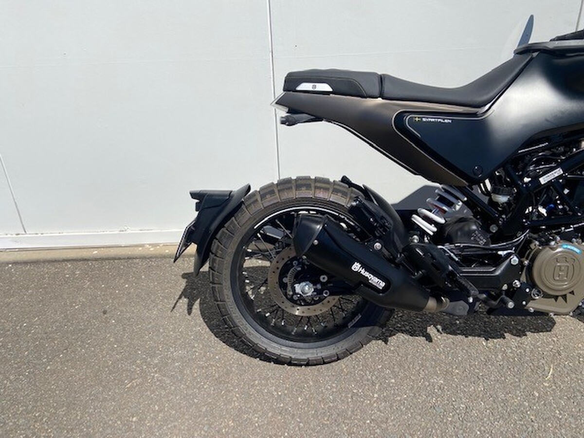 motorcycle image 6