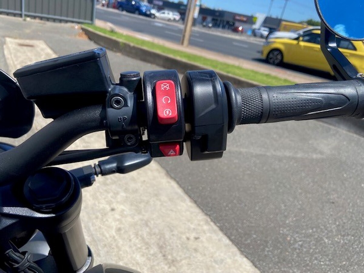 motorcycle image 9