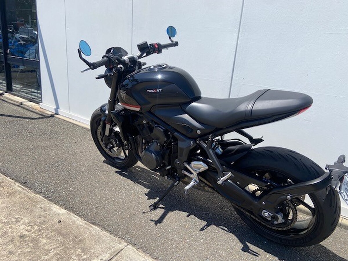 motorcycle image 13
