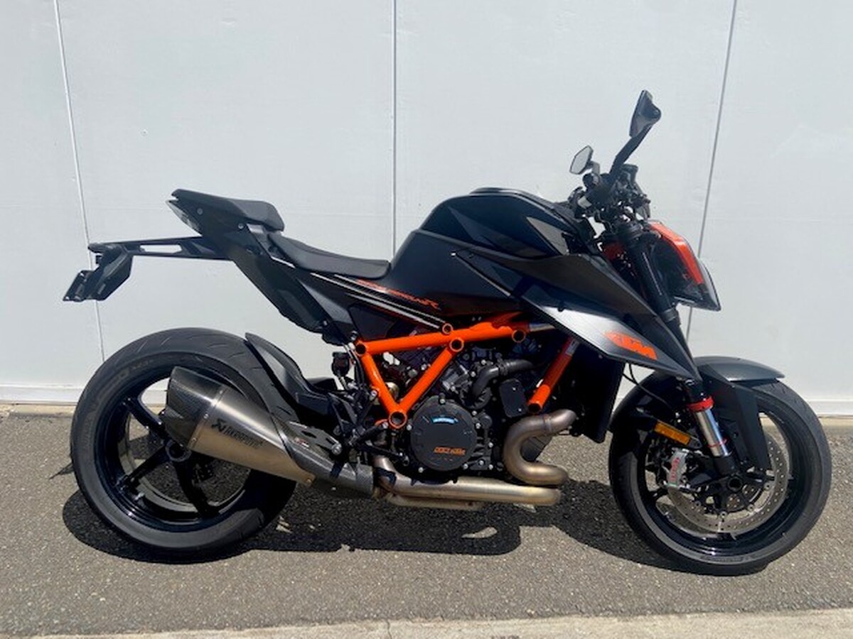 motorcycle image 0