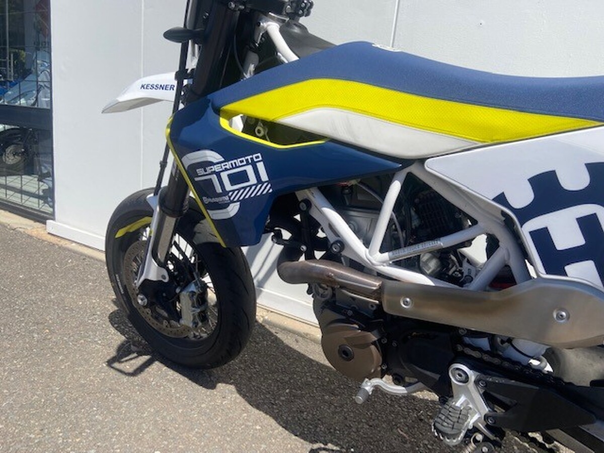 motorcycle image 13