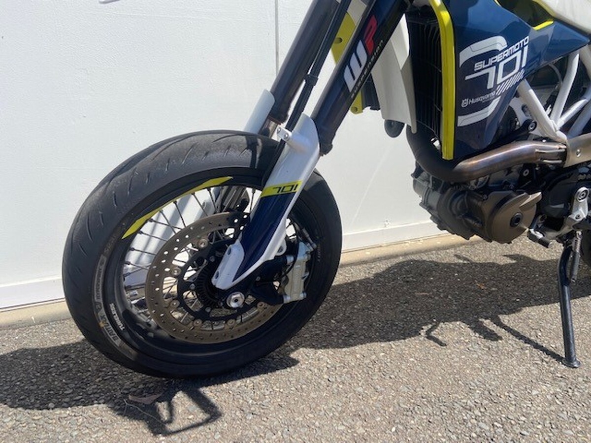 motorcycle image 14