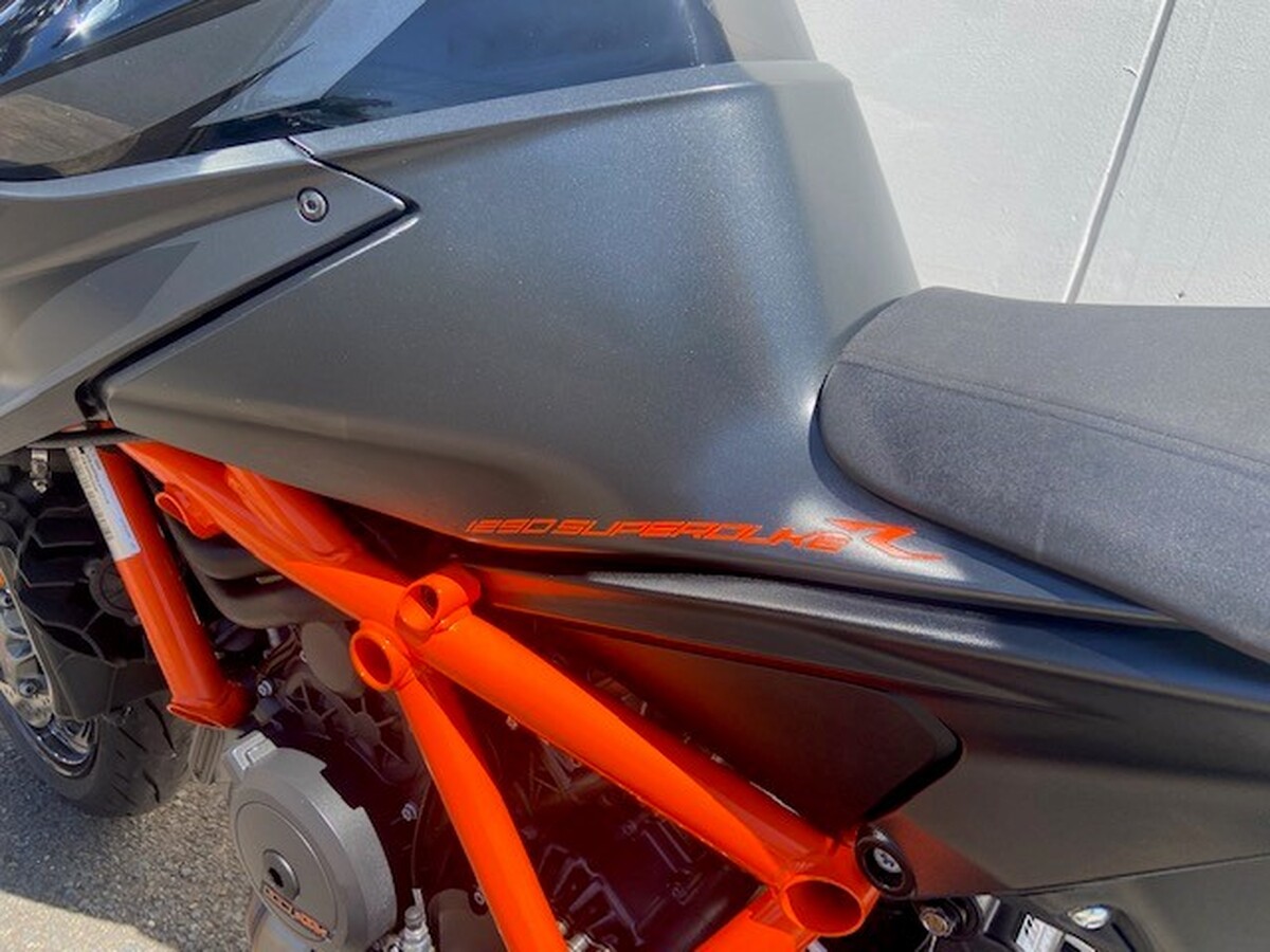 motorcycle image 15