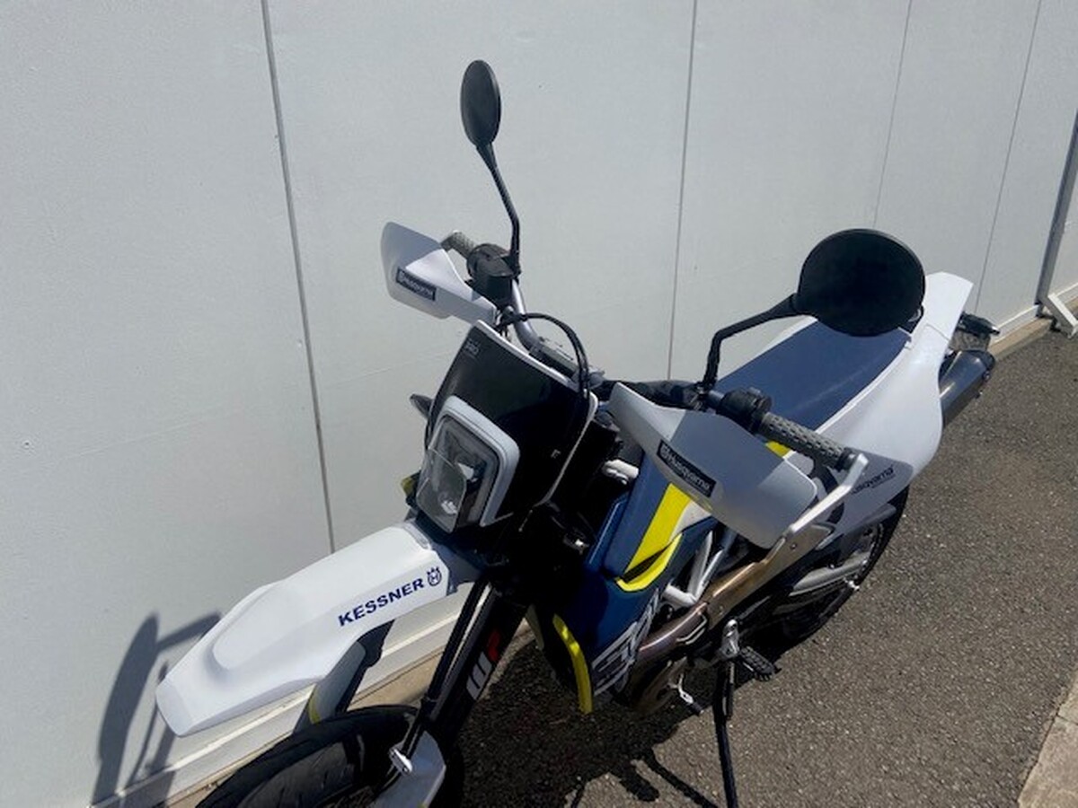 motorcycle image 15