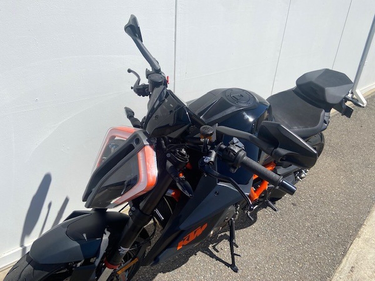 motorcycle image 17