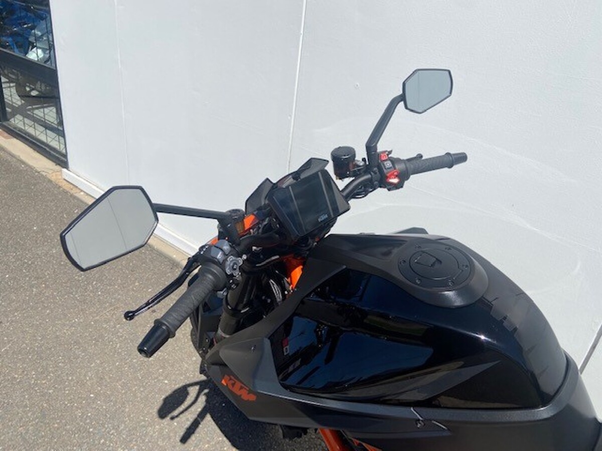 motorcycle image 18