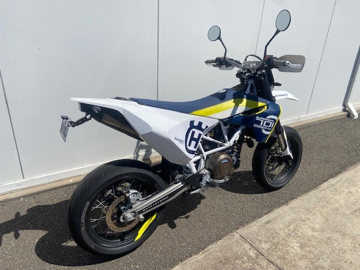 motorcycle image 2