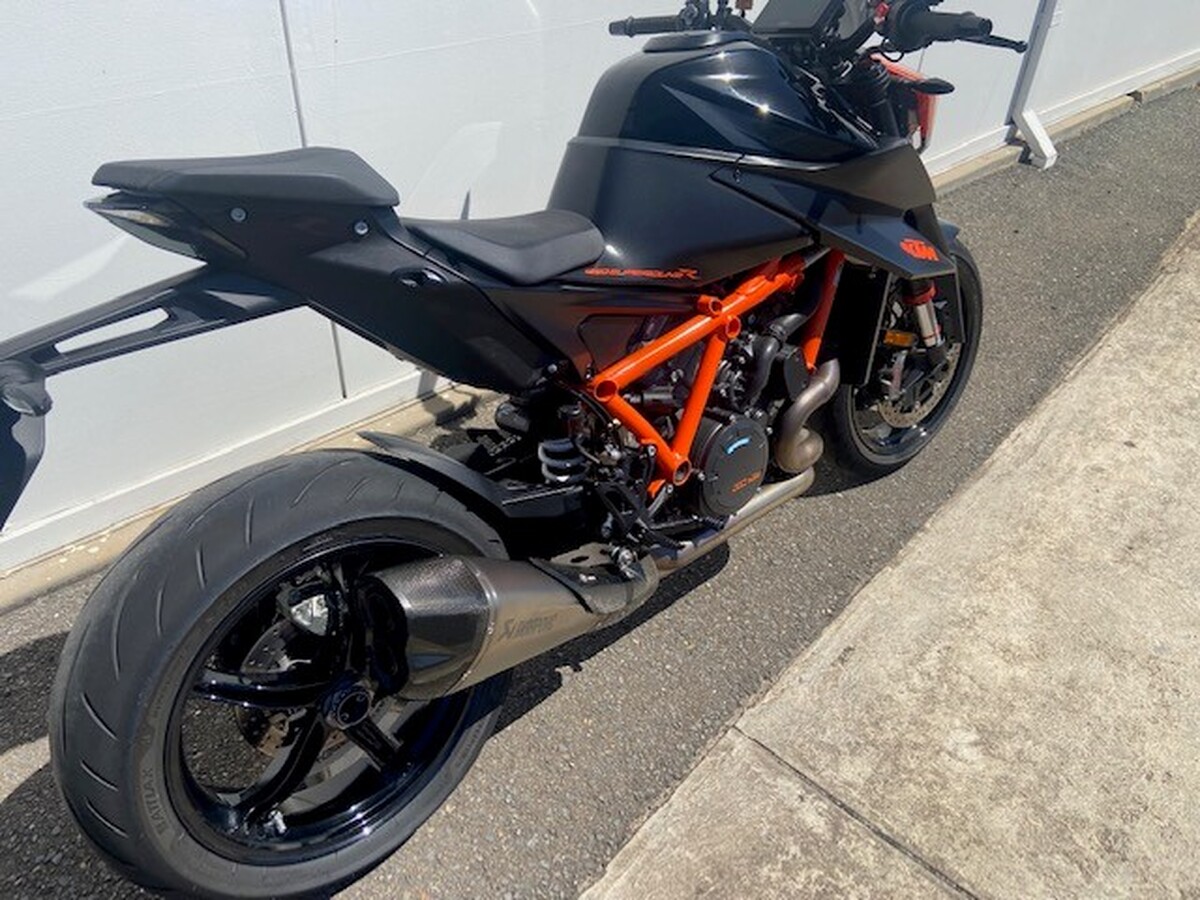 motorcycle image 7
