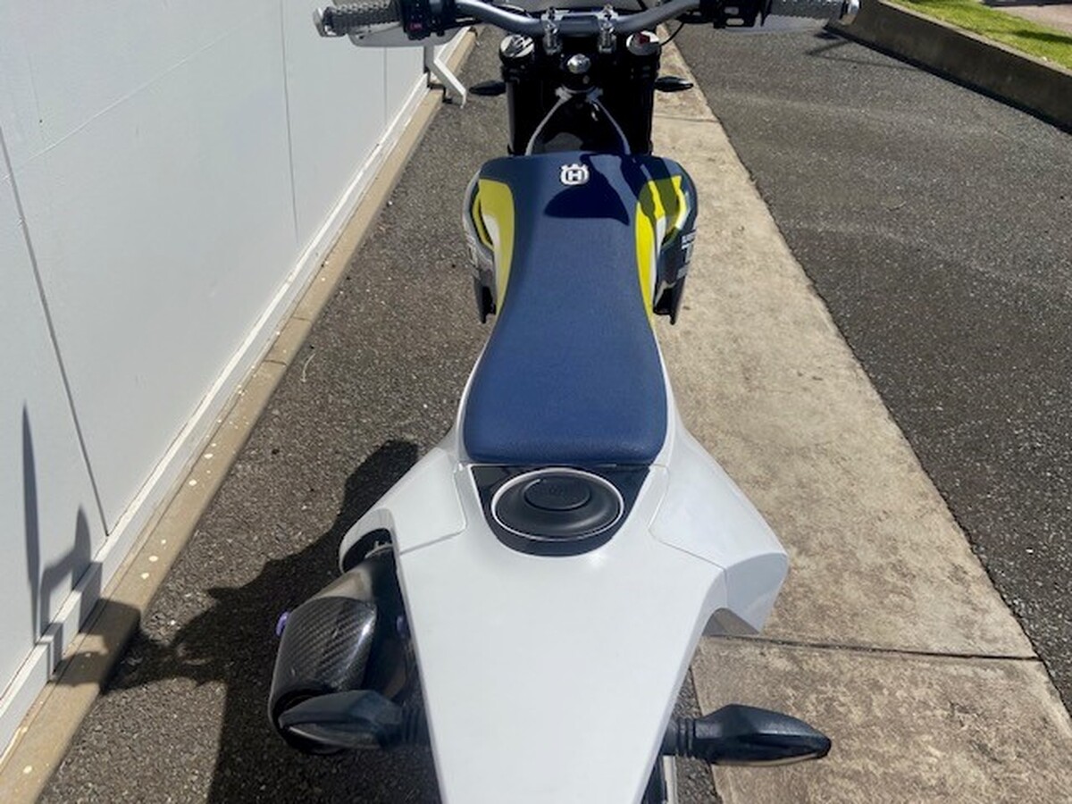 motorcycle image 7