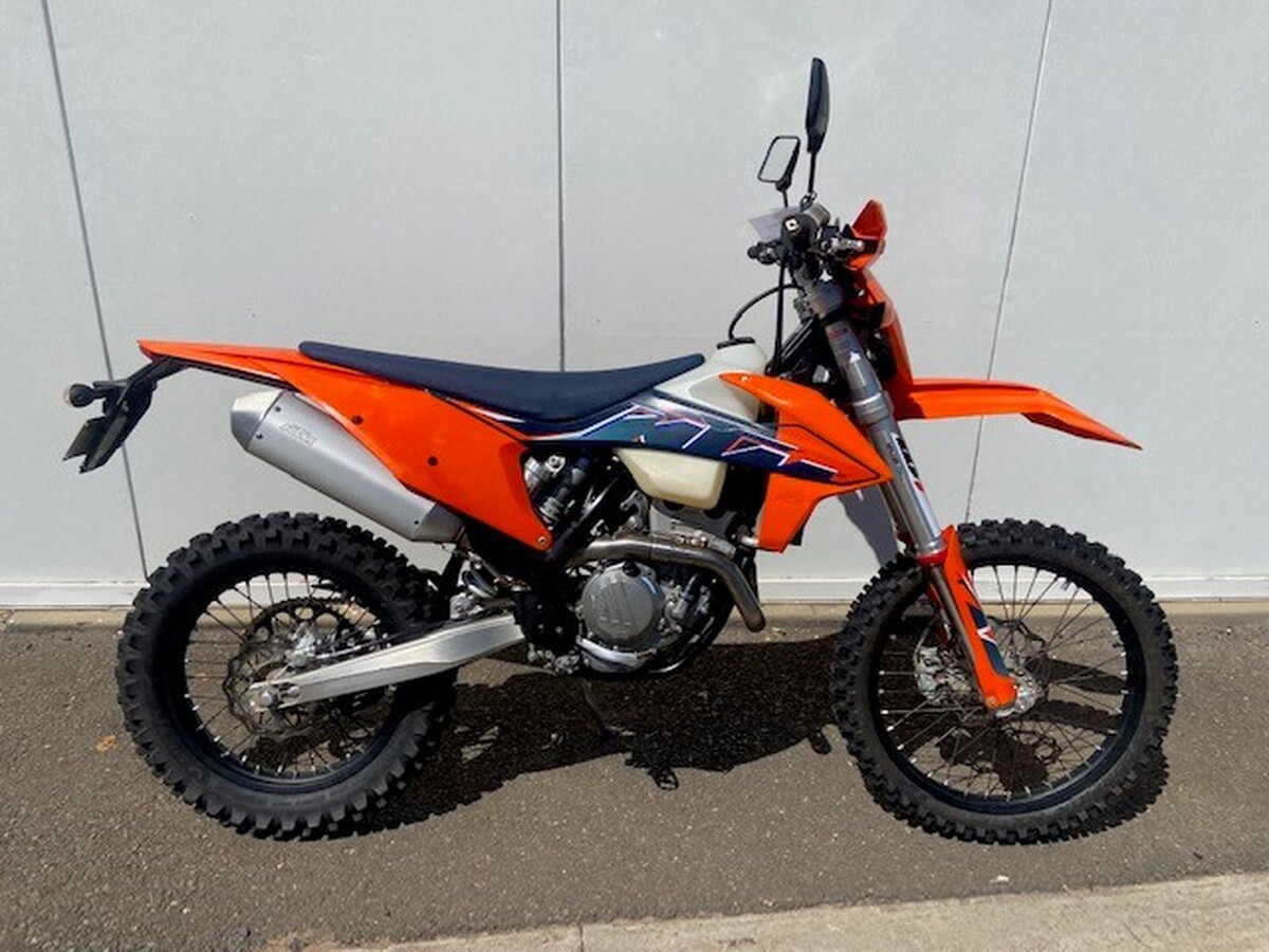 motorcycle image 0