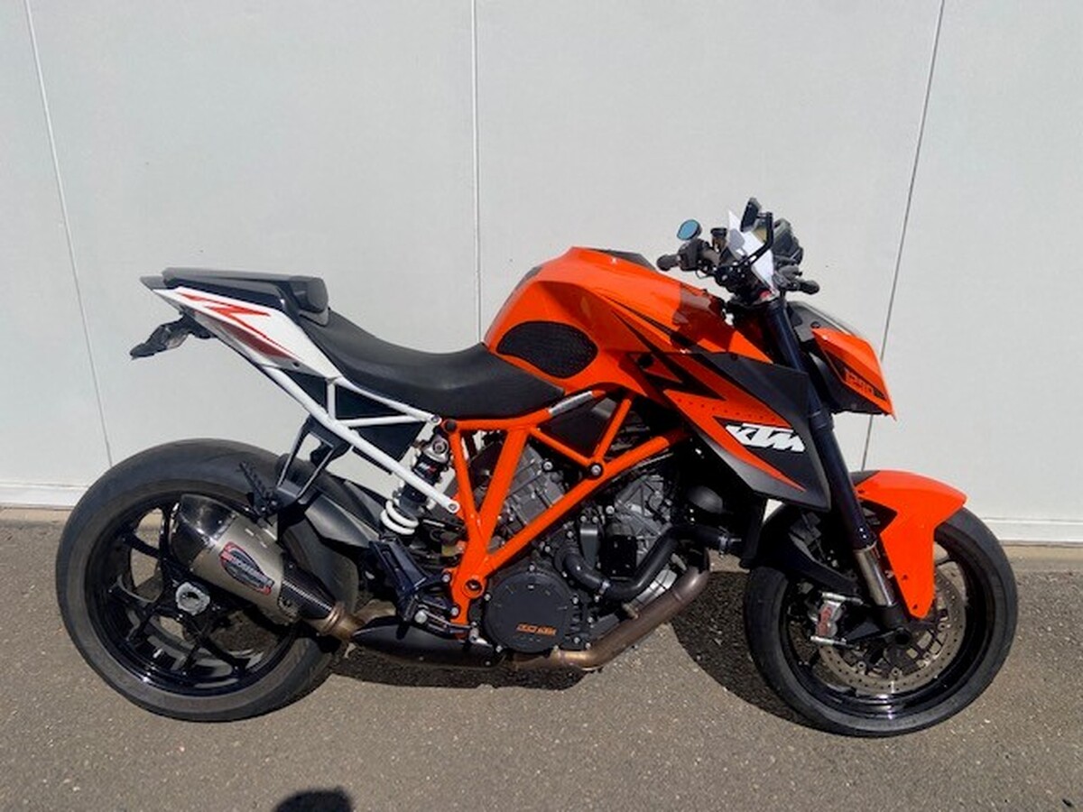 motorcycle image 0