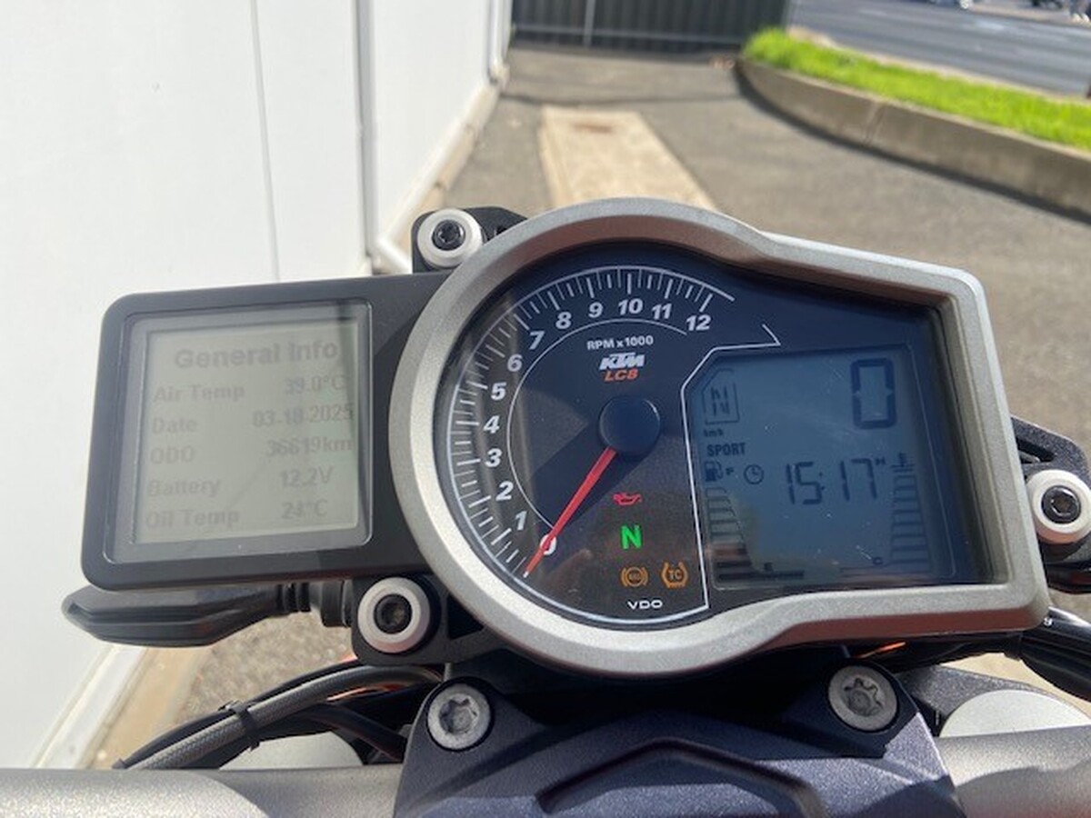 motorcycle image 9