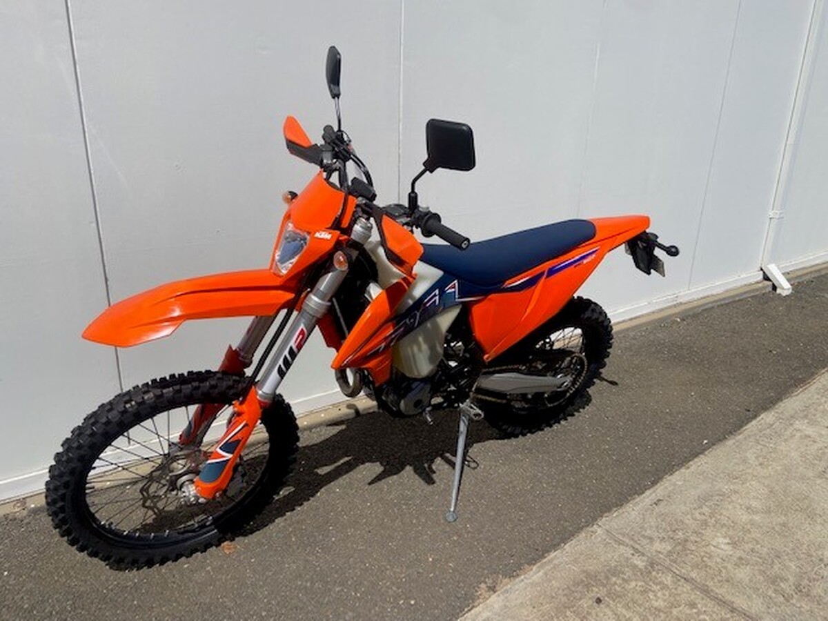 motorcycle image 10