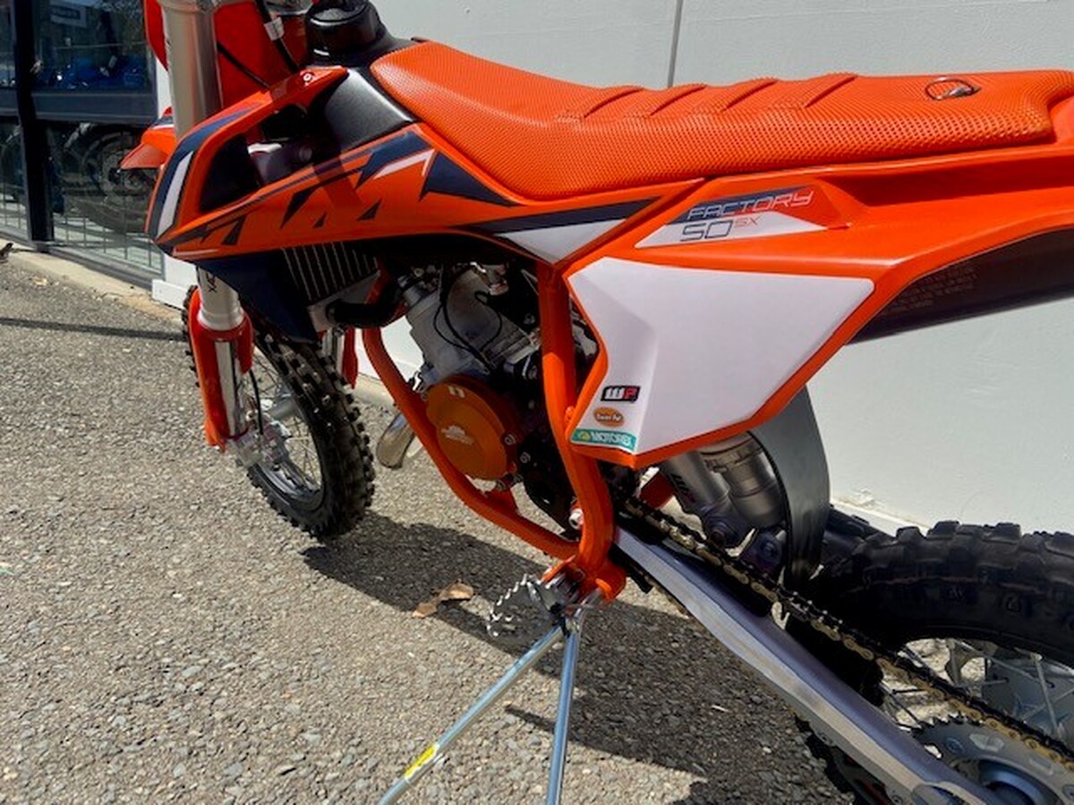 motorcycle image 10