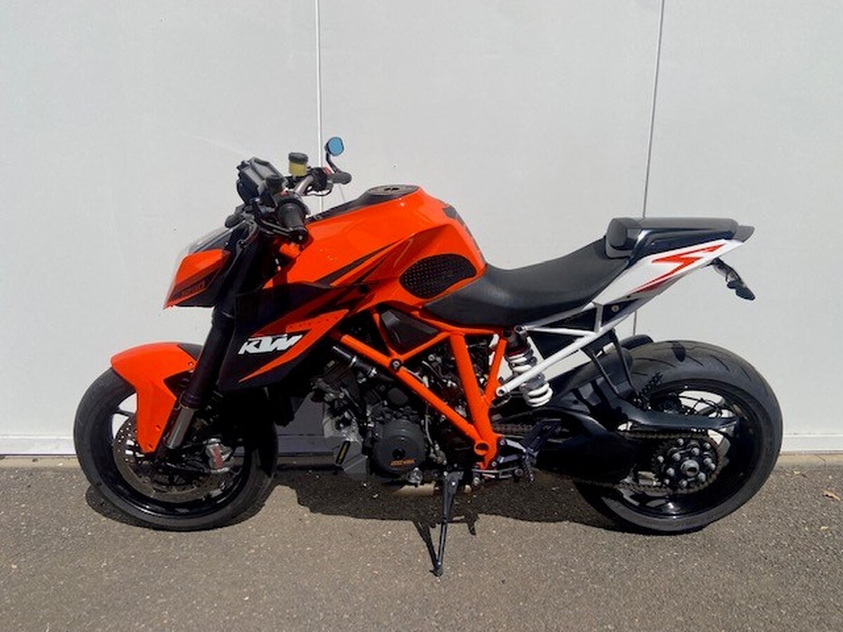 motorcycle image 11