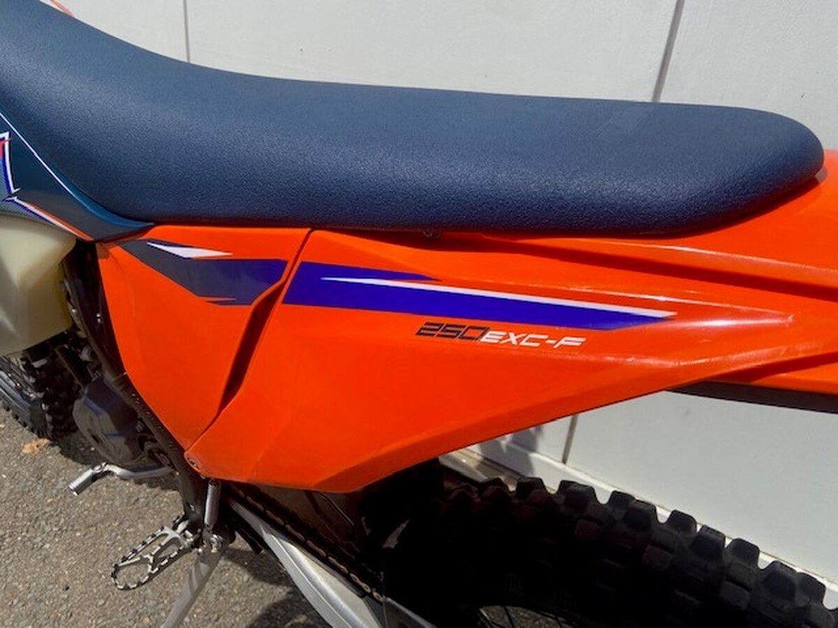 motorcycle image 12