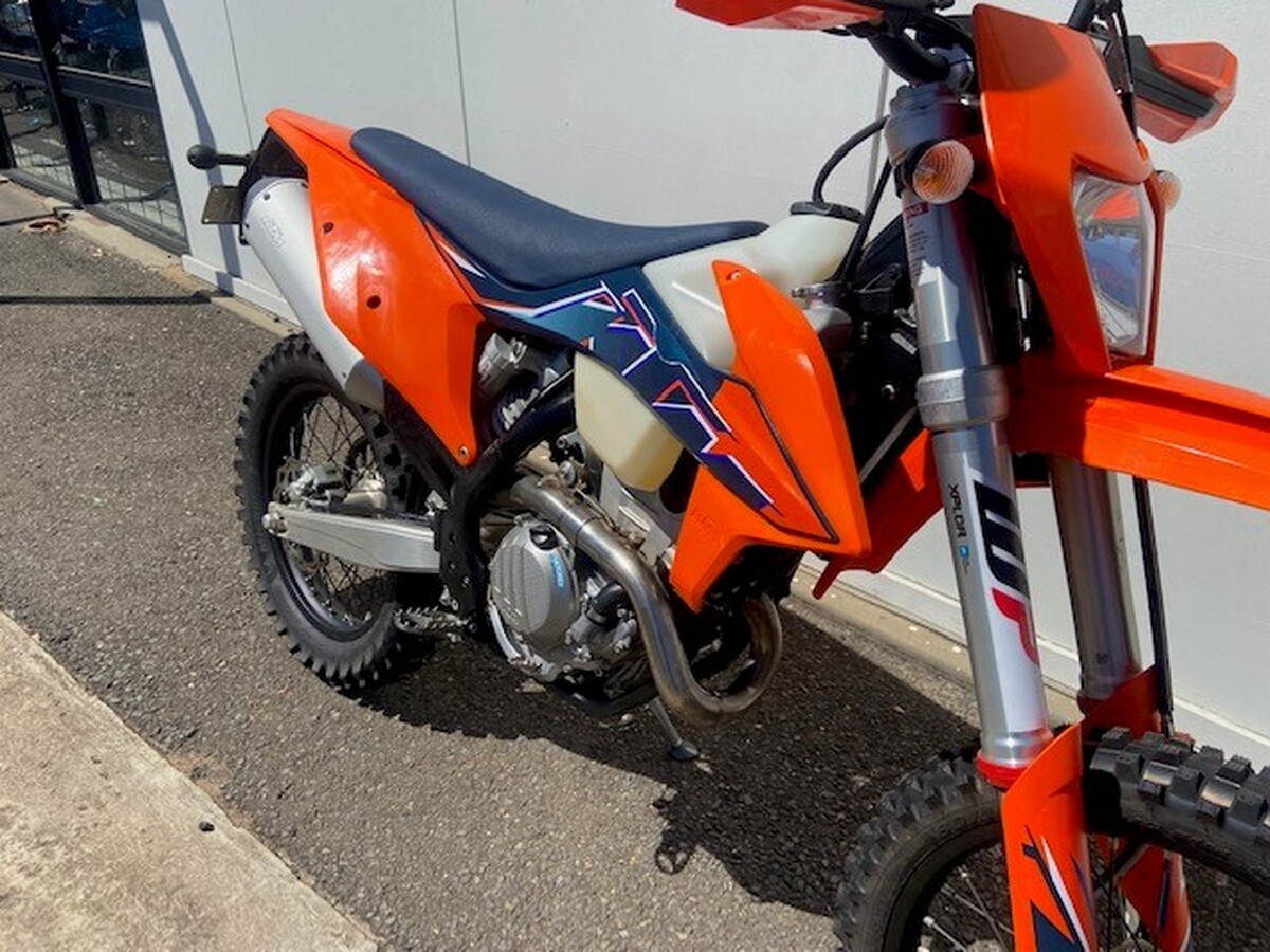 motorcycle image 2