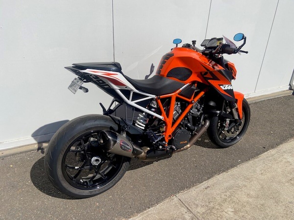 motorcycle image 2