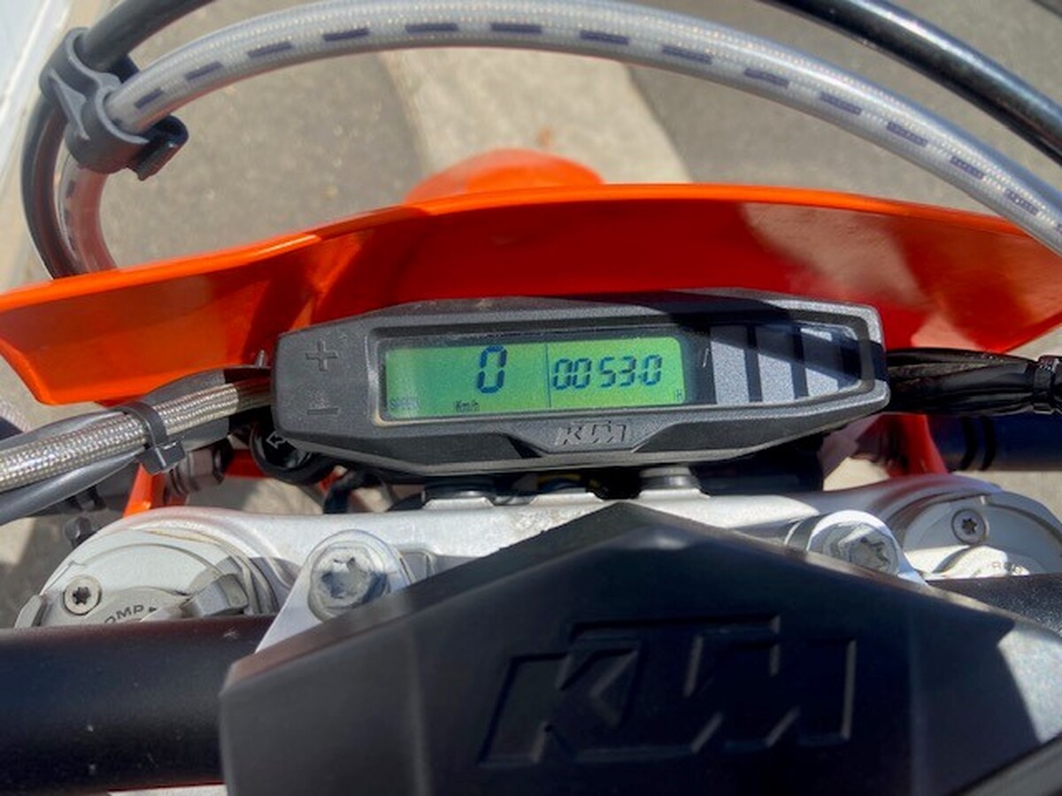 motorcycle image 8