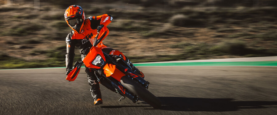 Picture of Ktm 2026 KTM 690 SMC R 2026